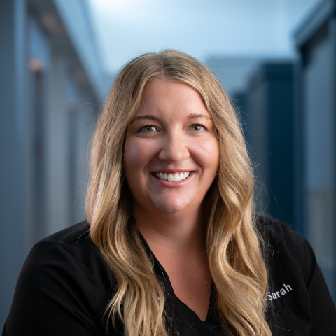 dr sarah-associate-dentist